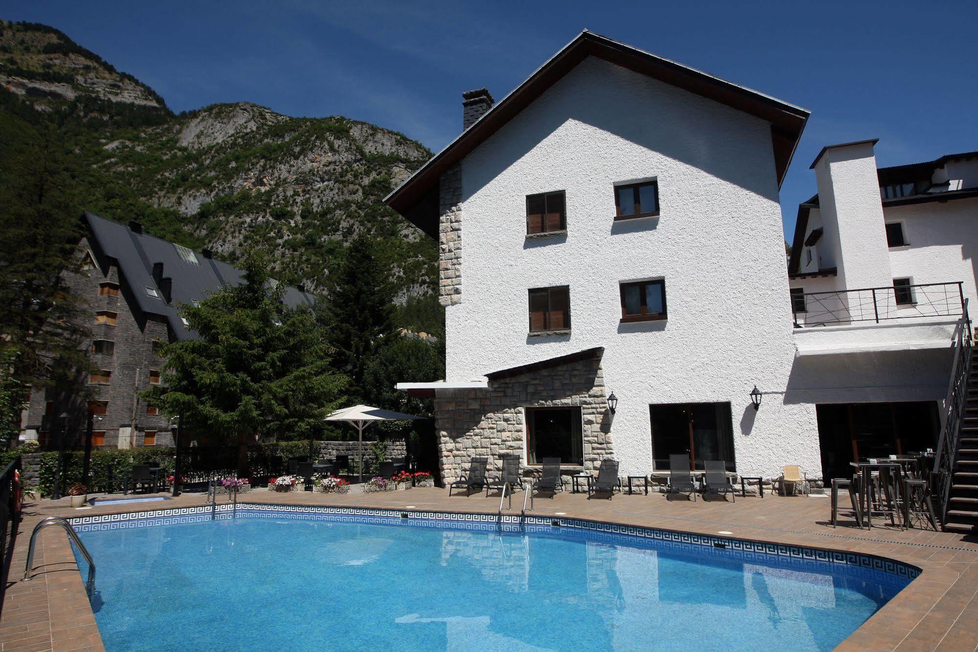 Hotel & Spa Real Villa Anayet Canfranc Buitenkant foto